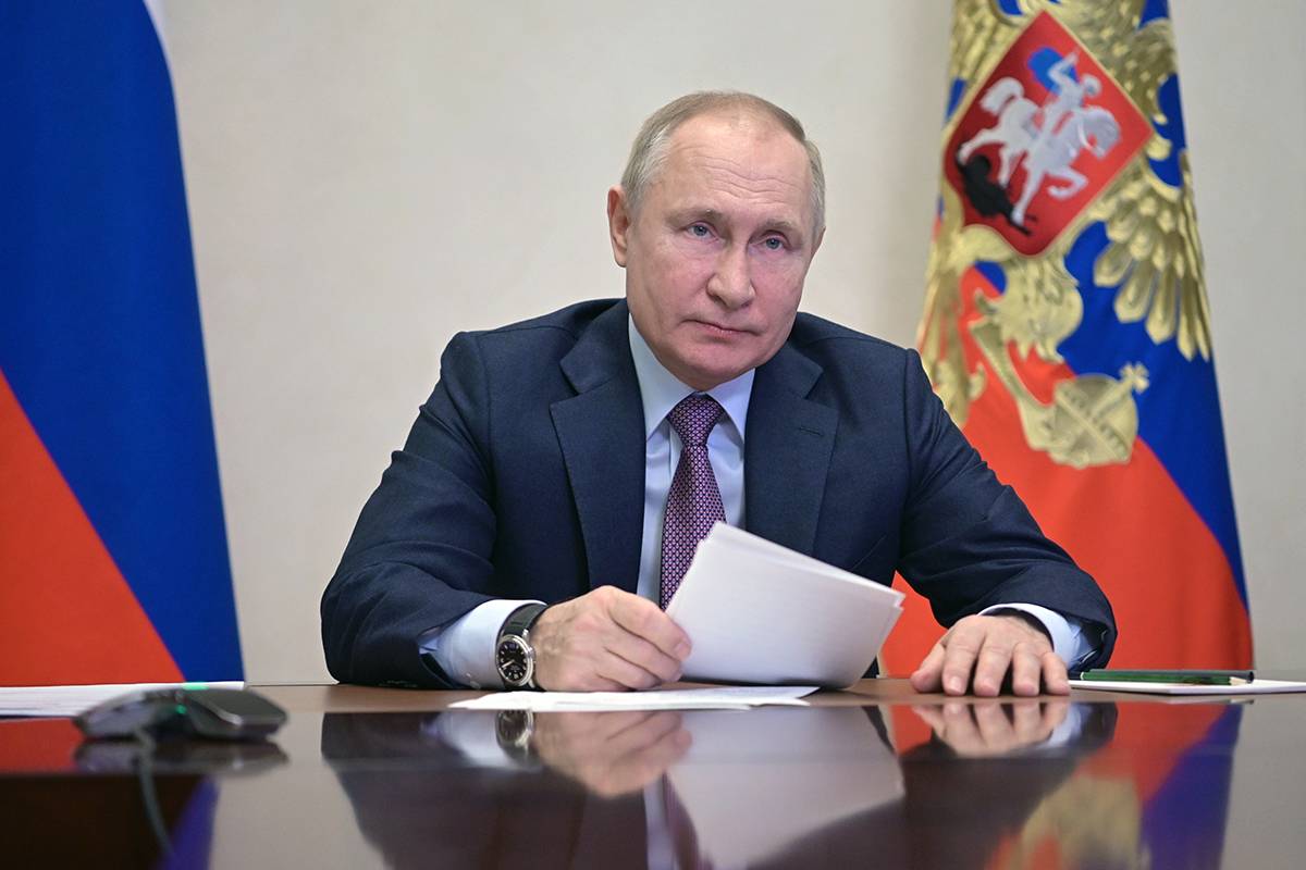 Владимир Путин поручил Правительству уделить особое внимание программе занятости молодежи