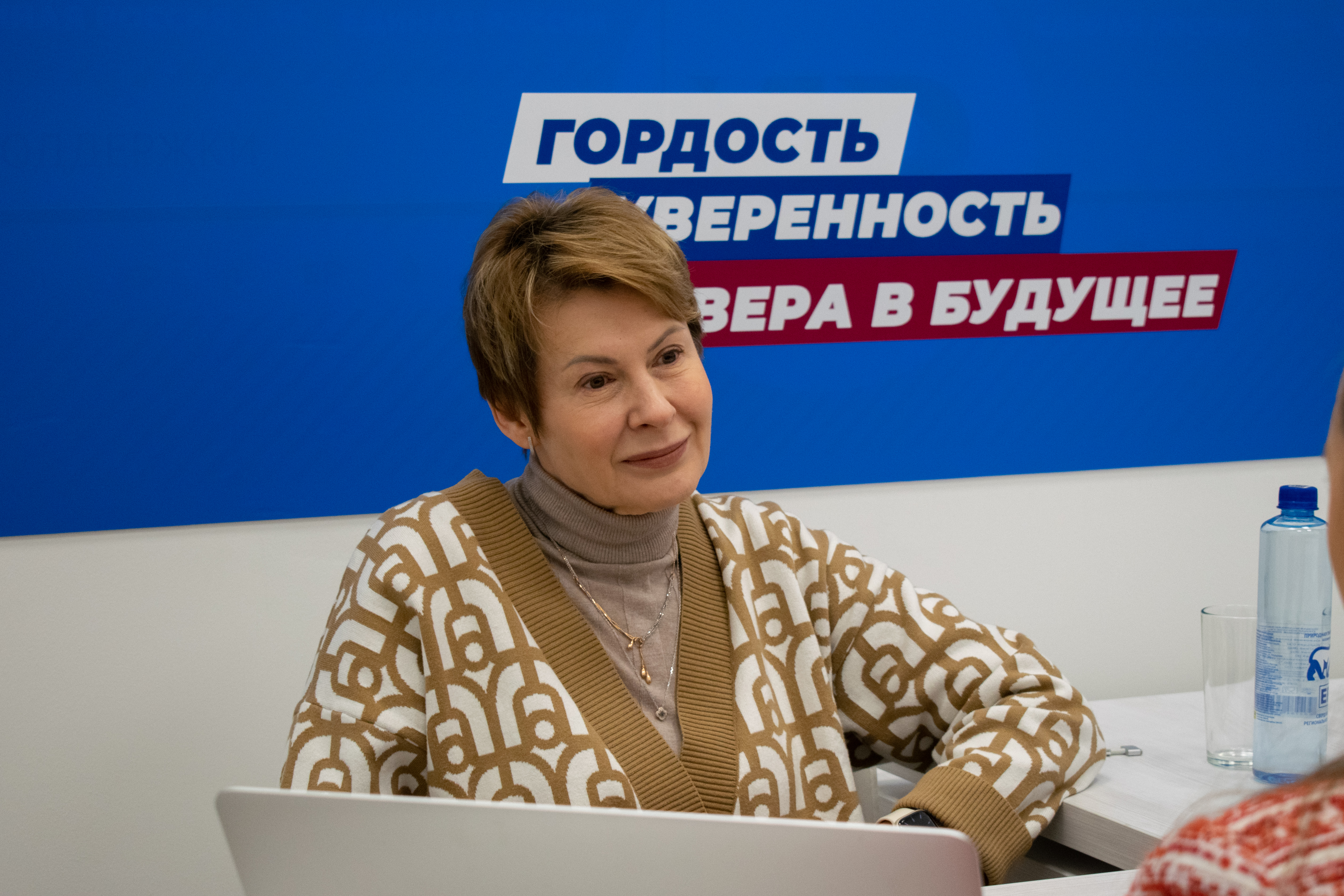 Елена Чечунова провела прием в Штабе общественной поддержки