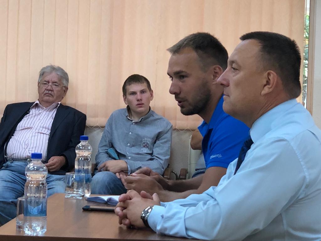 Депутат Госдумы Антон Шипулин встретился с жителями Карпинска