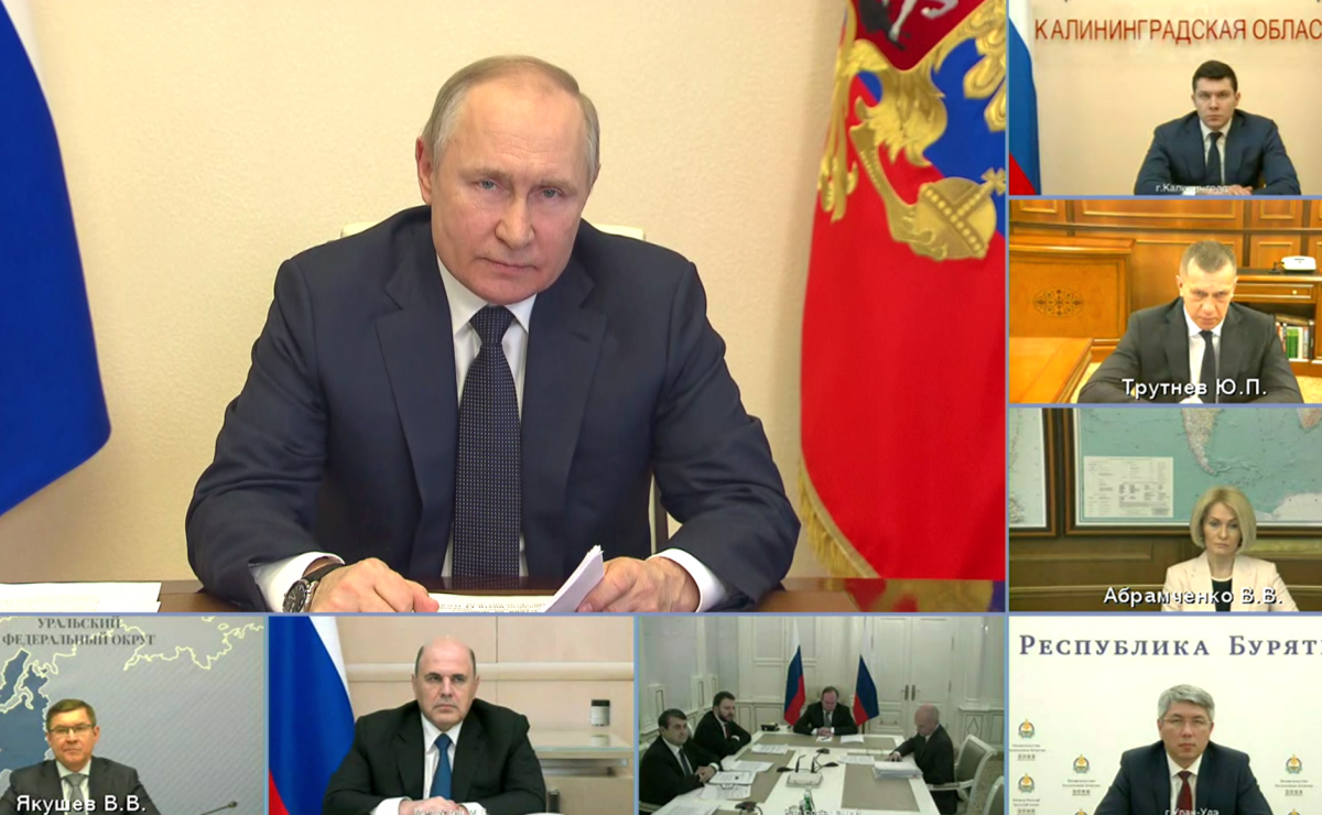 Владимир Путин: В ближайшее время повысим МРОТ и прожиточный минимум