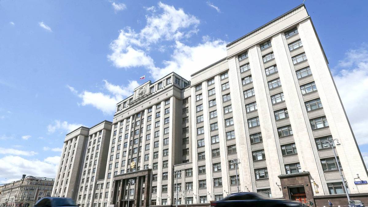 Госдума приняла законопроект «Единой России» о запрете на общение коллекторов с близкими, родственниками и соседями должников