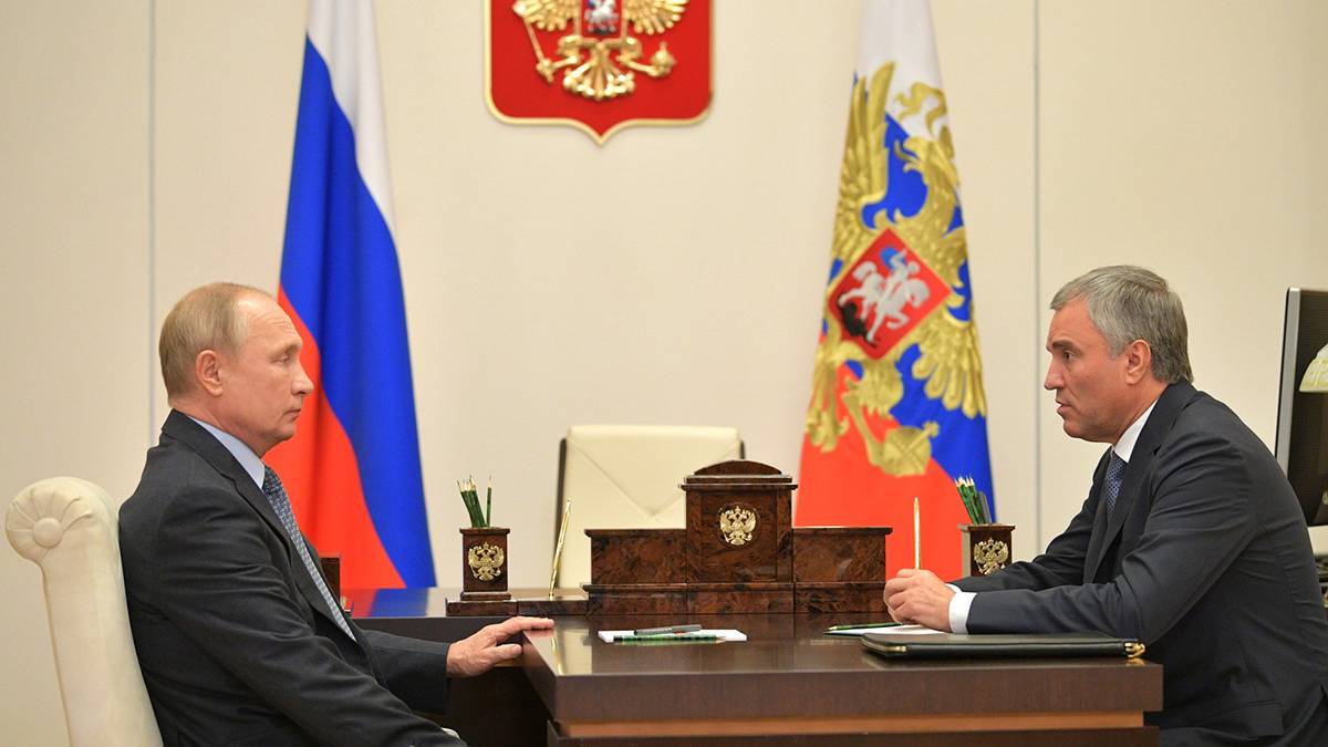 Владимир Путин поблагодарил депутатов за оперативную работу во время пандемии