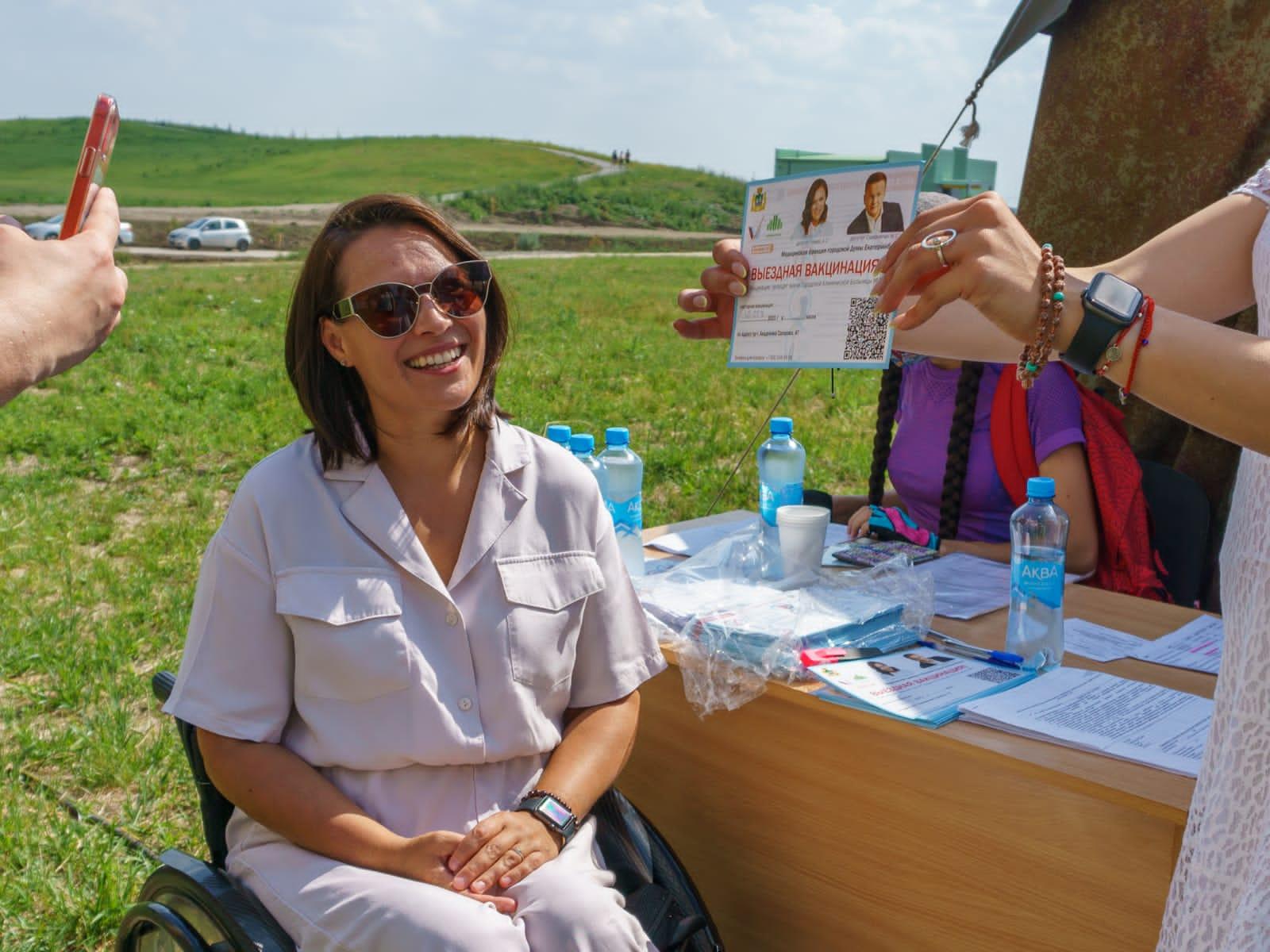 Депутат Екатеринбургской городской Думы Анастасия Немец организовала работу мобильного пункта вакцинации