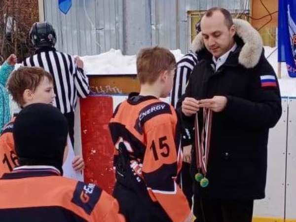 В Екатеринбурге прошел турнир по хоккею среди детских дворовых команд
