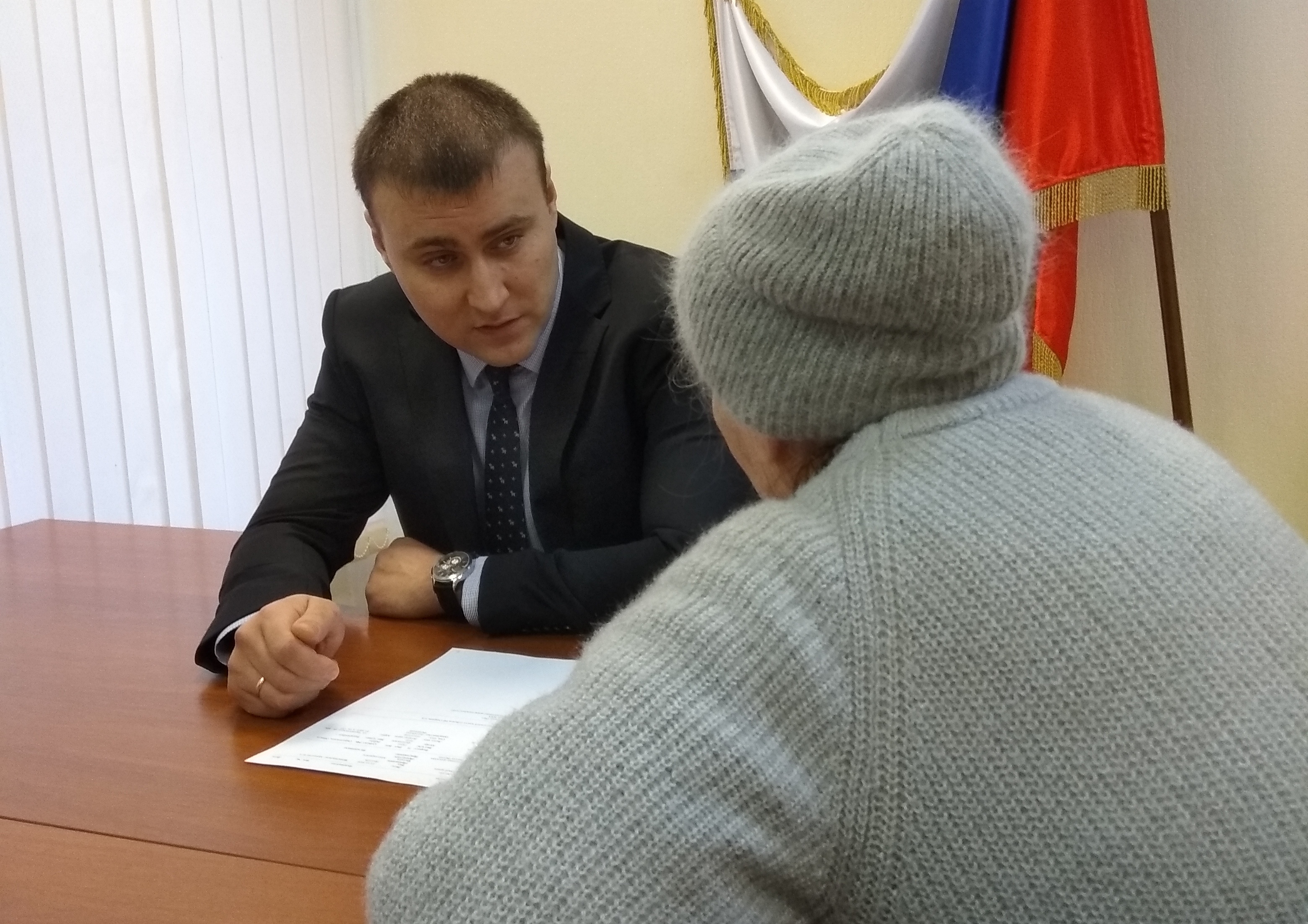 Специалист министерства энергетики и ЖКХ Свердловской области провел прием граждан