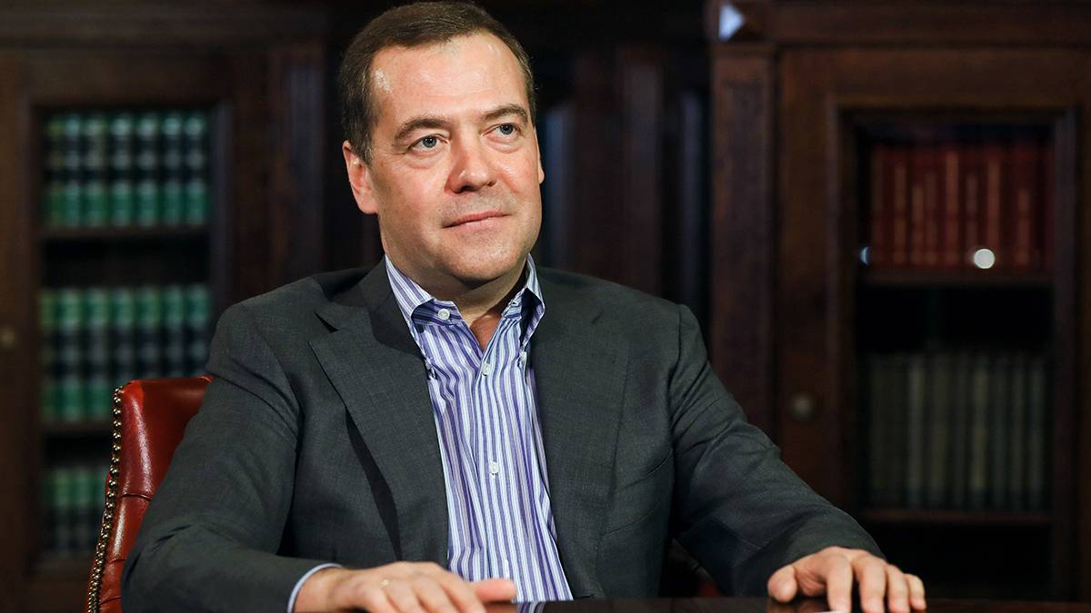 Забота о людях и решение их проблем делают «Единую Россию» народной партией — Дмитрий Медведев