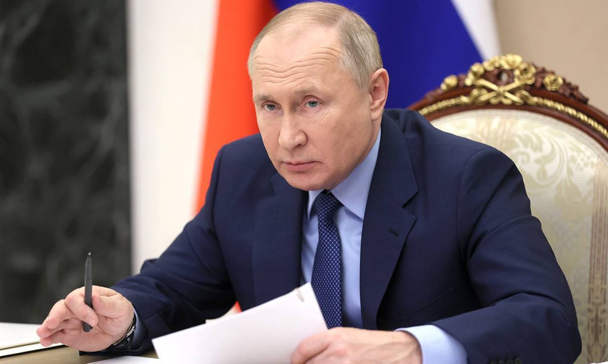 Владимир Путин подписал закон о комплексе мер поддержки граждан и бизнеса в условиях санкций