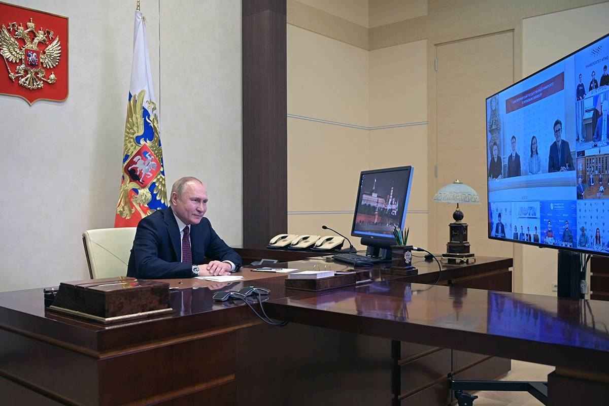 Владимир Путин: Работа над улучшением жилищных условий молодых ученых будет продолжена