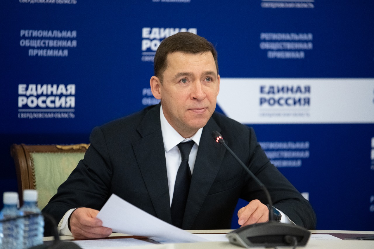 Евгений Куйвашев поручил помочь белоярским дачникам с восстановлением водоснабжения