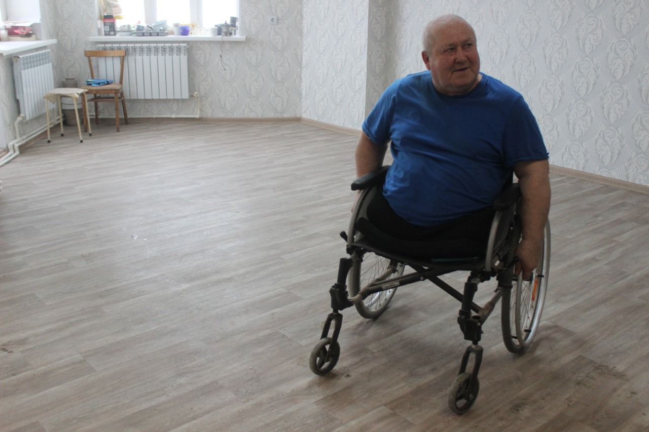 Сергей  Бидонько, депутат Государственной Думы ФС РФ выделил деньги на ремонт в квартире инвалида