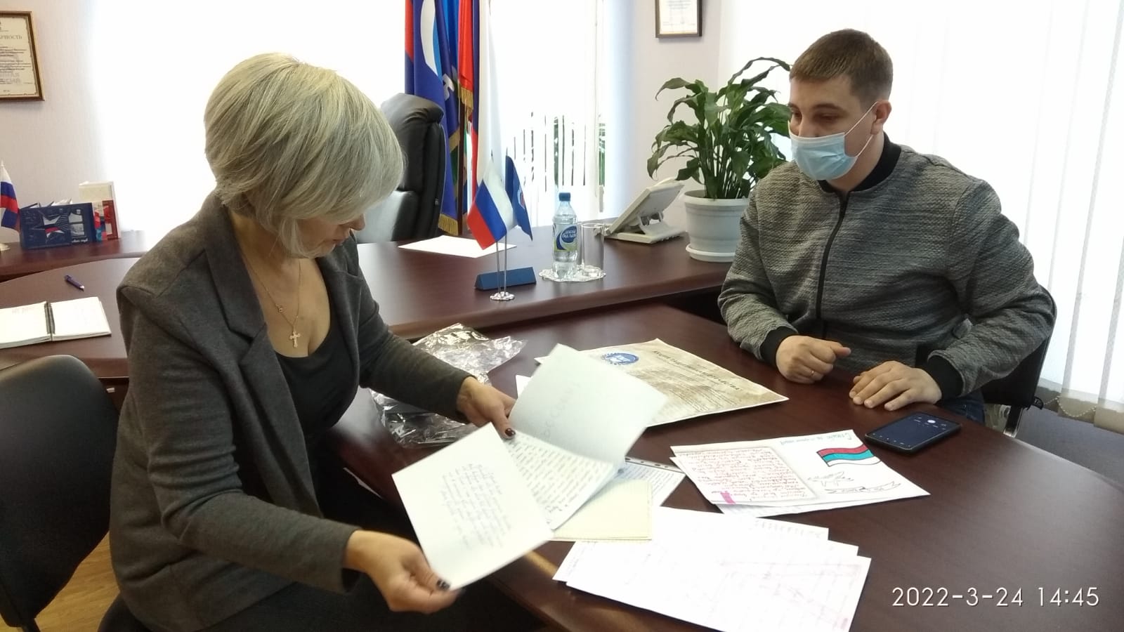 Красноуральские школьники написали более 60 писем российским солдатам