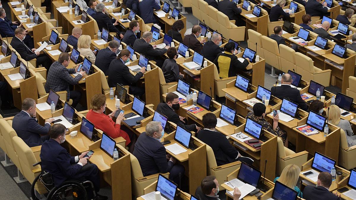 Госдума единогласно приняла инициированный «Единой Россией» закон о расширении права многодетных на отпуск в удобное время