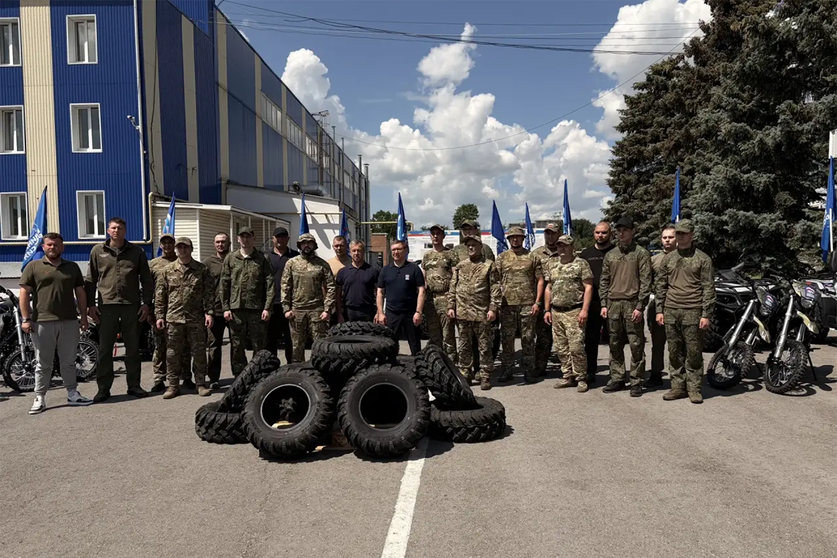 «Единая Россия» и фонд «Ветераны СВО и контртеррористических операций» передали спецтехнику бойцам в Ростовской области