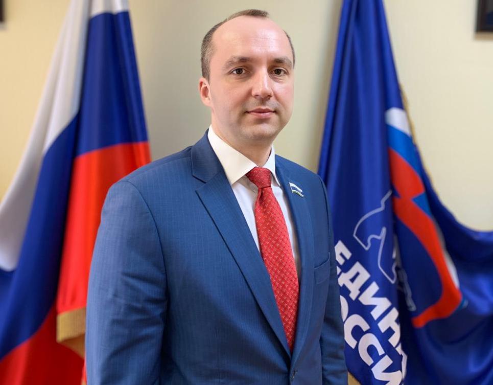 Инициатива «Единой России» об увеличении доли оклада в составе зарплат бюджетников станет неотъемлемой частью защиты их прав 