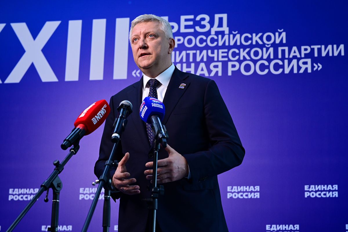 Дмитрий Вяткин: Кадровый лифт «Единой России» поможет участникам СВО избраться в представительные органы власти разных уровней