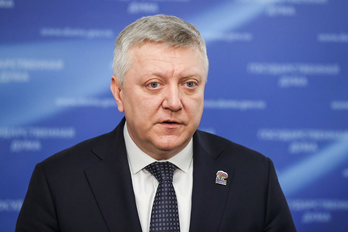 «Единая Россия» установит первоочередной порядок зачисления детей Героев России в школы и детские сады