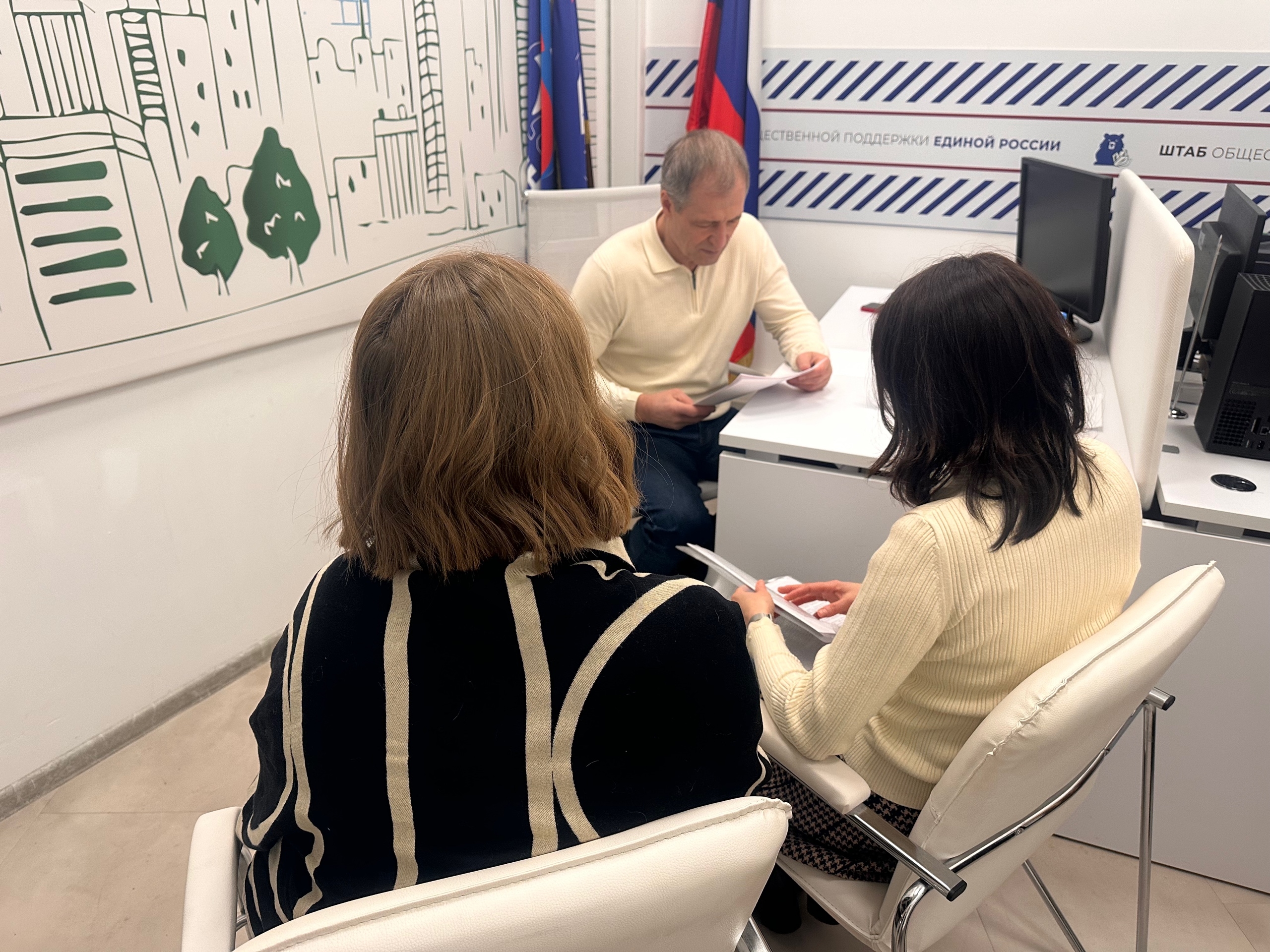 Игорь Володин взял на контроль решение проблем инфраструктуры в микрорайоне Изумрудный бор