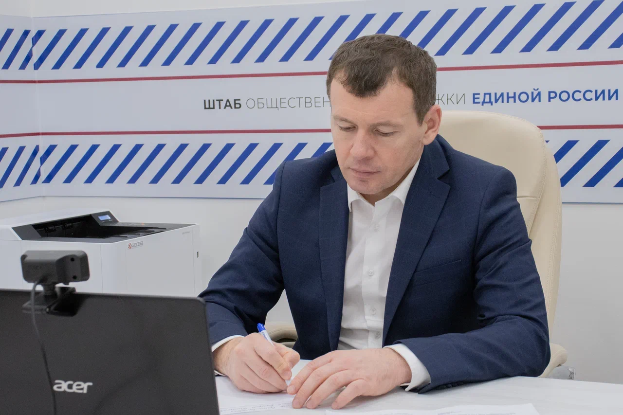 Дмитрий Жуков провел личный приём граждан в Штабе общественной поддержки