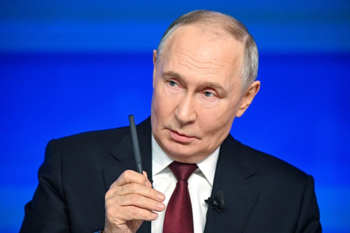 Владимир Путин: Нужно больше внимания уделять развитию аптечной сети и внедрению передвижных аптек