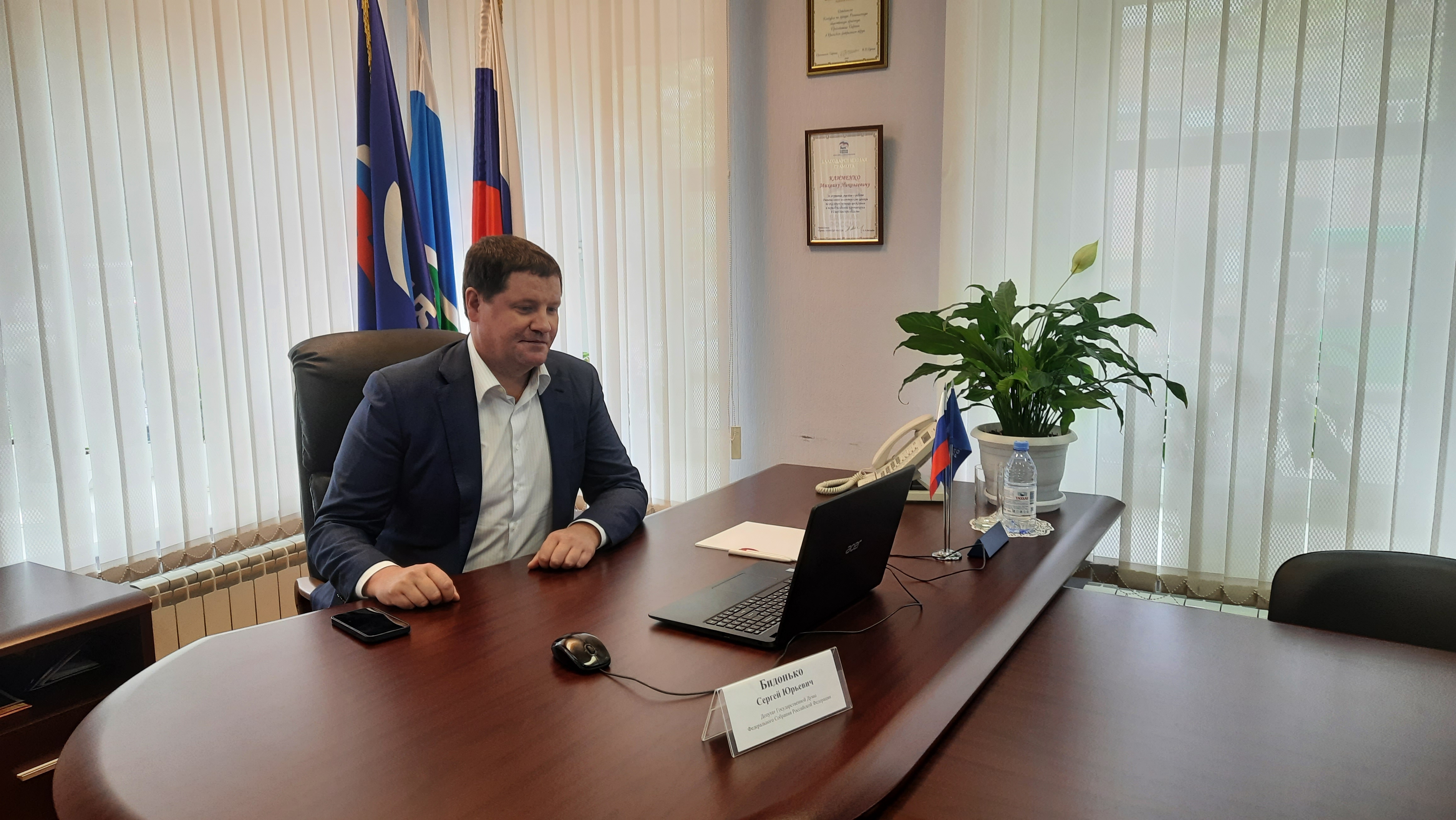  Сергей Бидонько помог жительнице Карпинска 