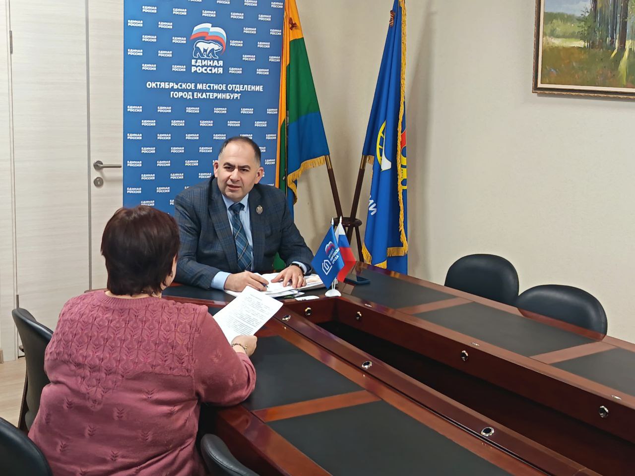 Развитие инфраструктуры Октябрьского района обсудили на приеме у главы администрации района