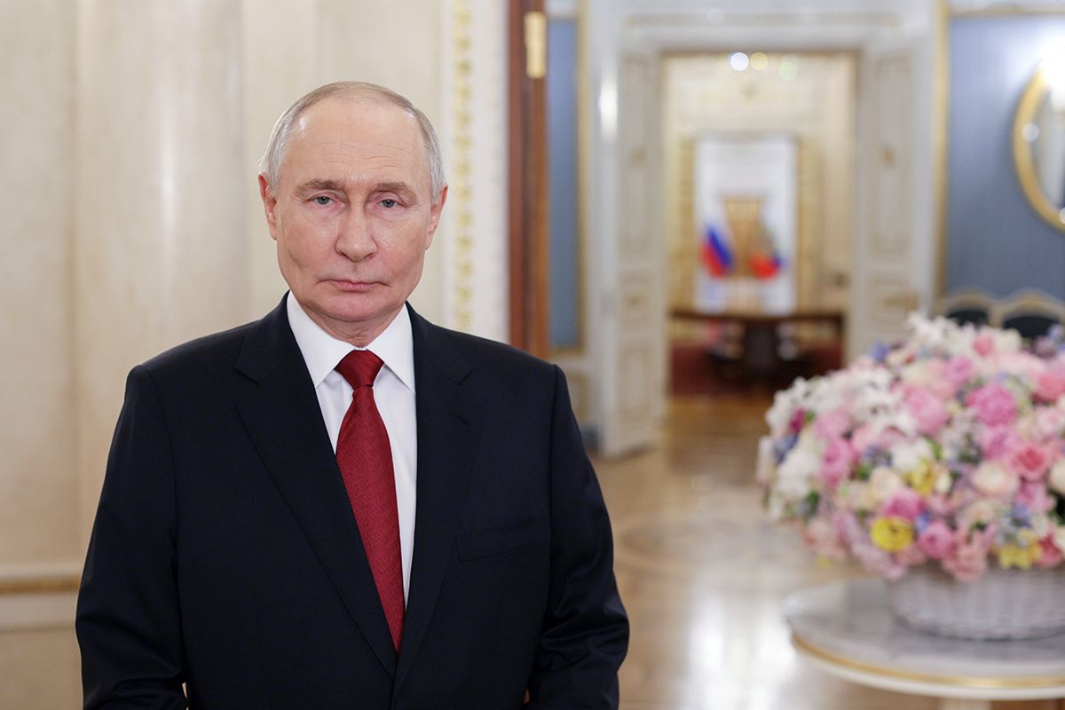 Владимир Путин: Щедрая, милосердная, по-настоящему мудрая женская душа делает мир лучше и добрее, а материнская любовь остаётся в сердце каждого человека на всю жизнь