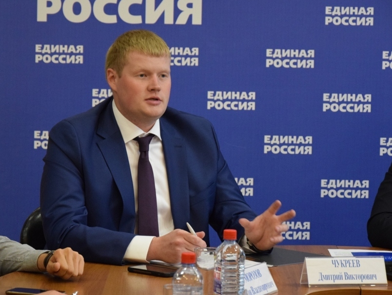   После обращения граждан в Региональную общественную приёмную    председателя партии «Единая Россия»  работа магазина приостановлена.