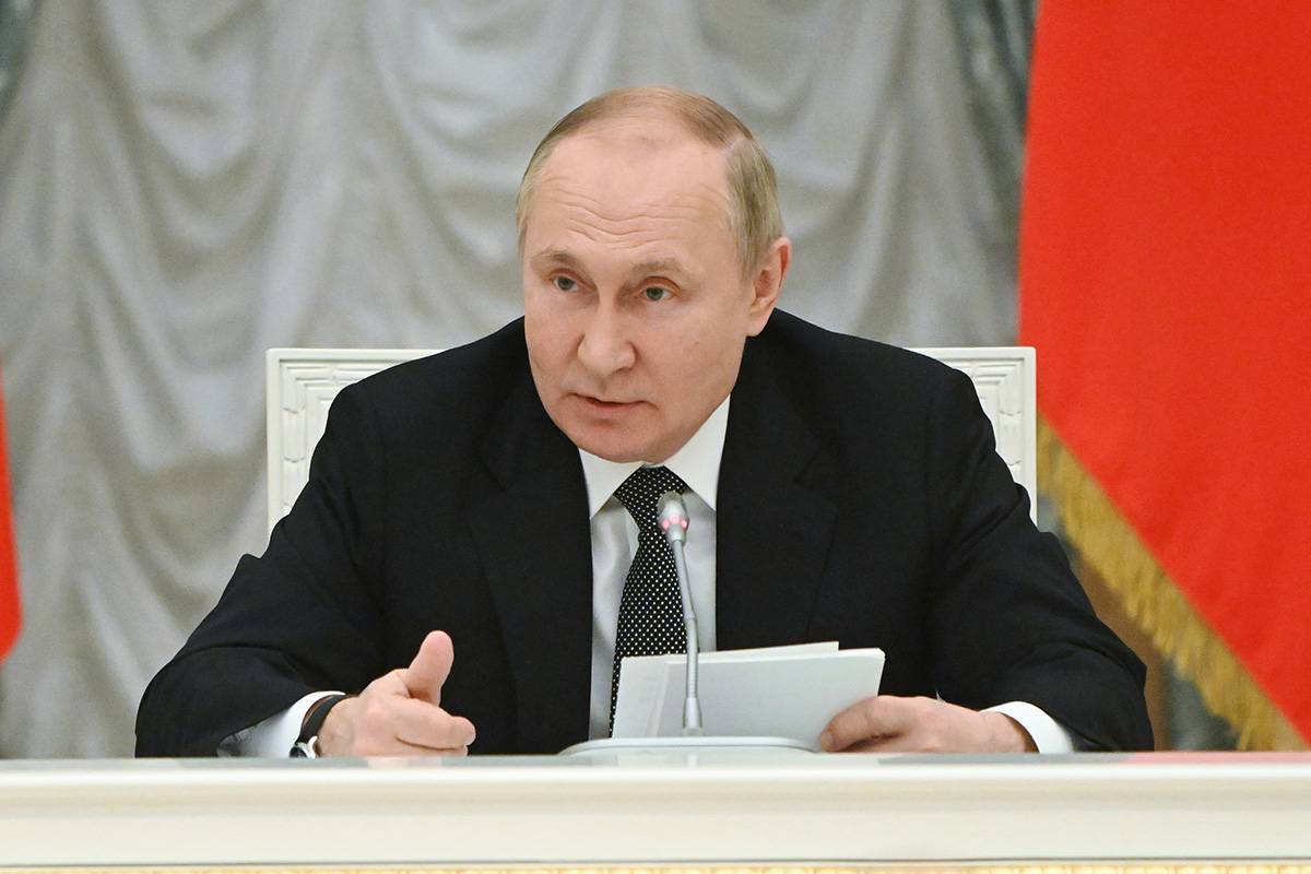 Владимир Путин: С 1 июня на 10% будут увеличены пенсии для неработающих пенсионеров