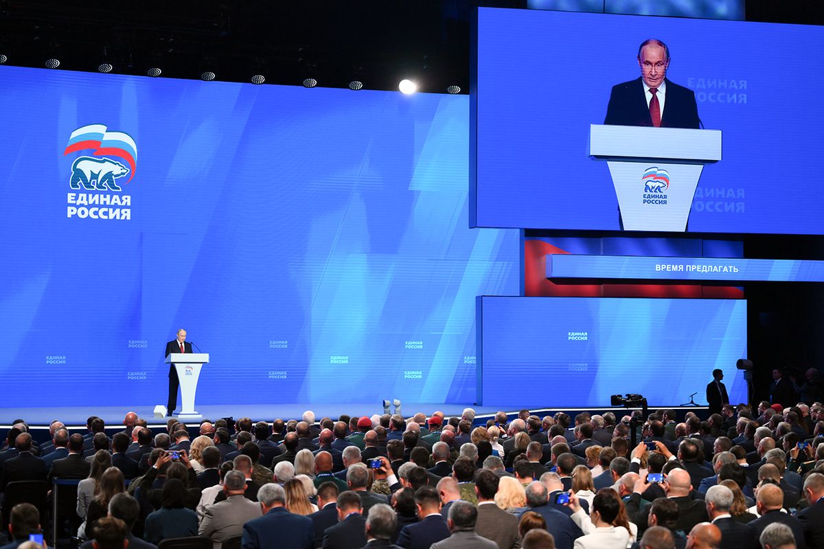 Владимир Путин: Россия всегда была сильна, побеждала благодаря народной сплочённости