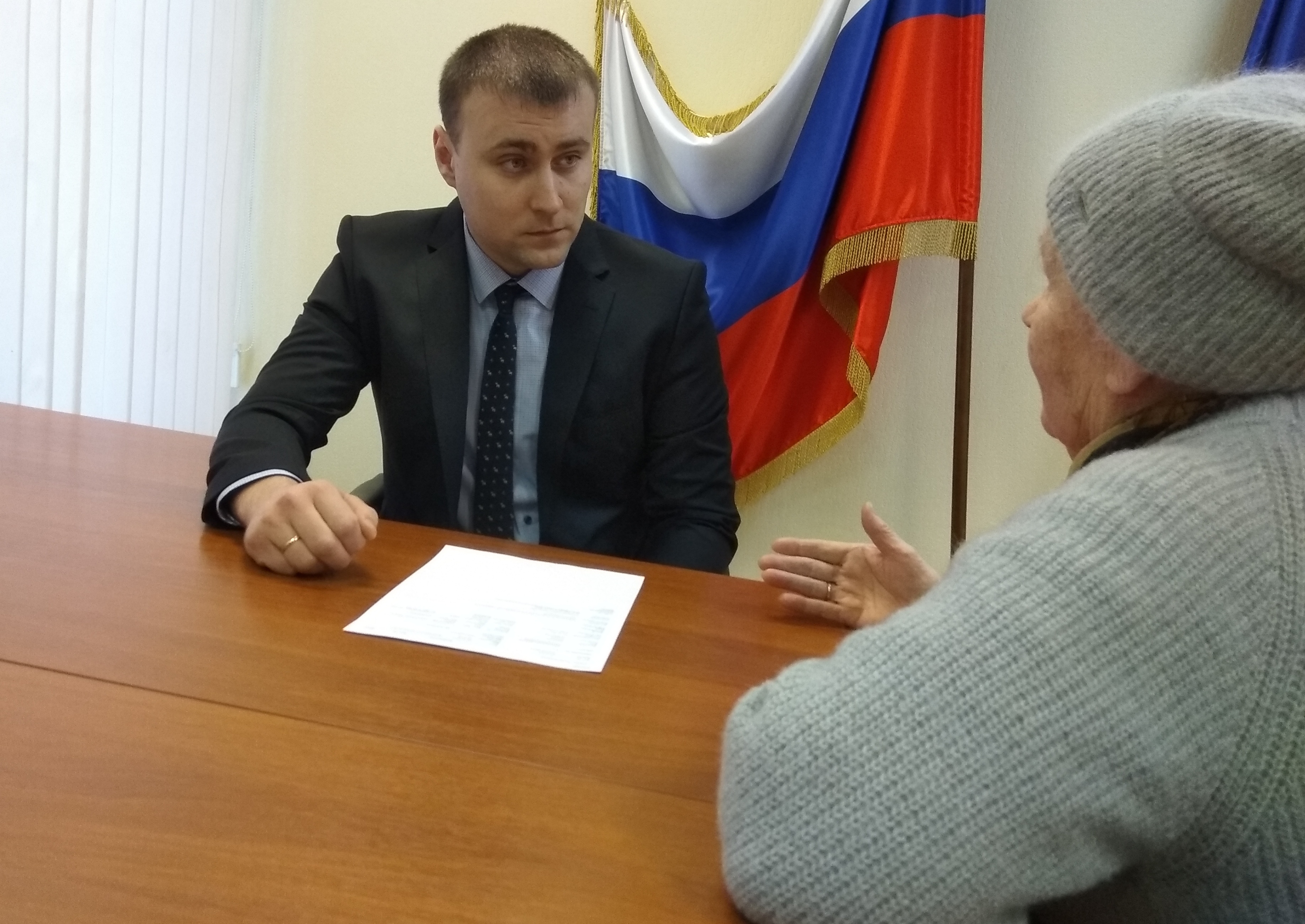 Специалист министерства энергетики и ЖКХ Свердловской области провел прием граждан