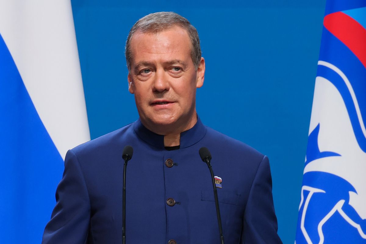 Дмитрий Медведев: С Днём России!