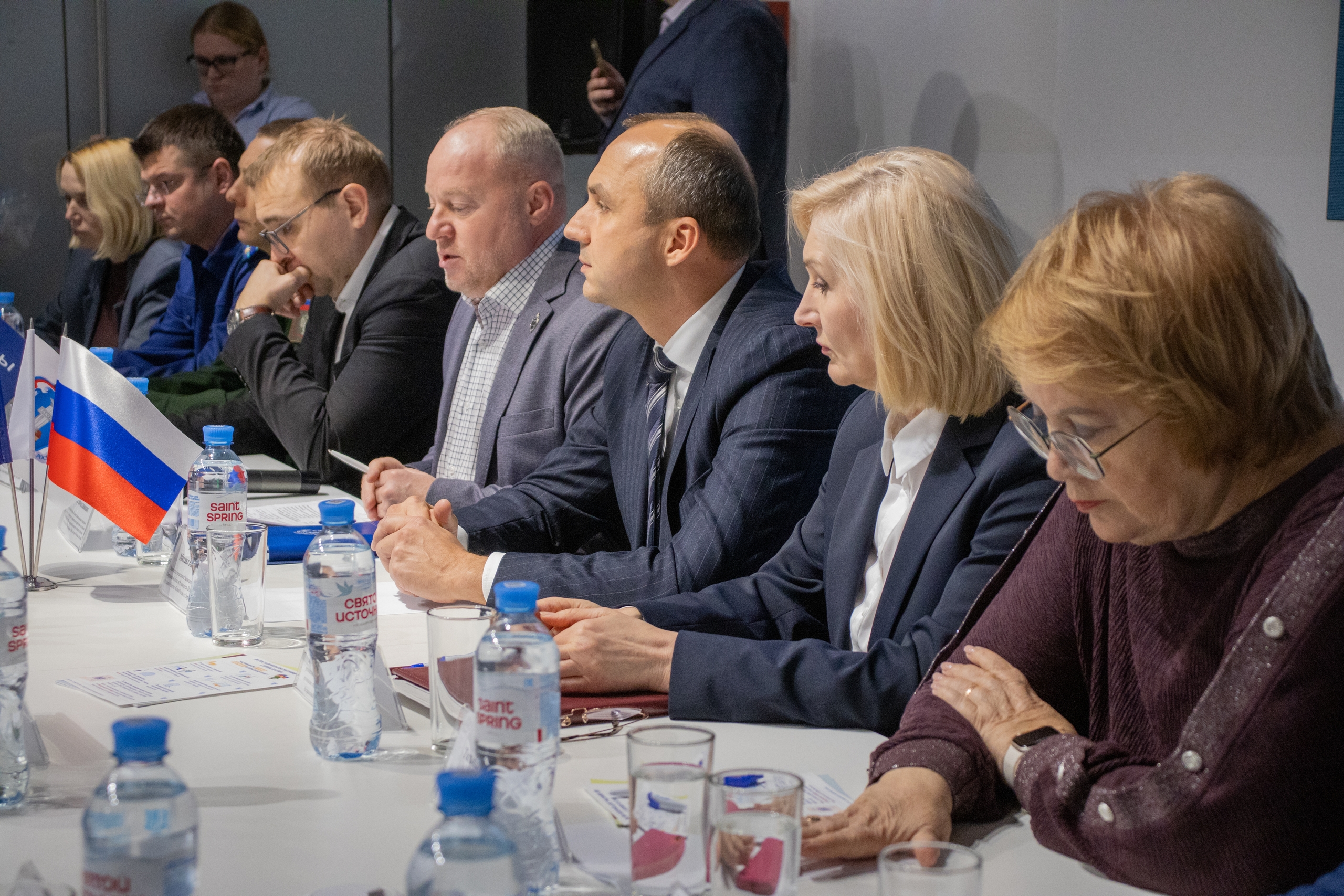 На площадке Штаба общественной поддержки, в рамках Единого регионального дня оказания бесплатной юридической помощи участникам СВО и членам их семей в Свердловской области, прошла Пленарная сессия, посвященной защите социальных прав участников СВО и члено