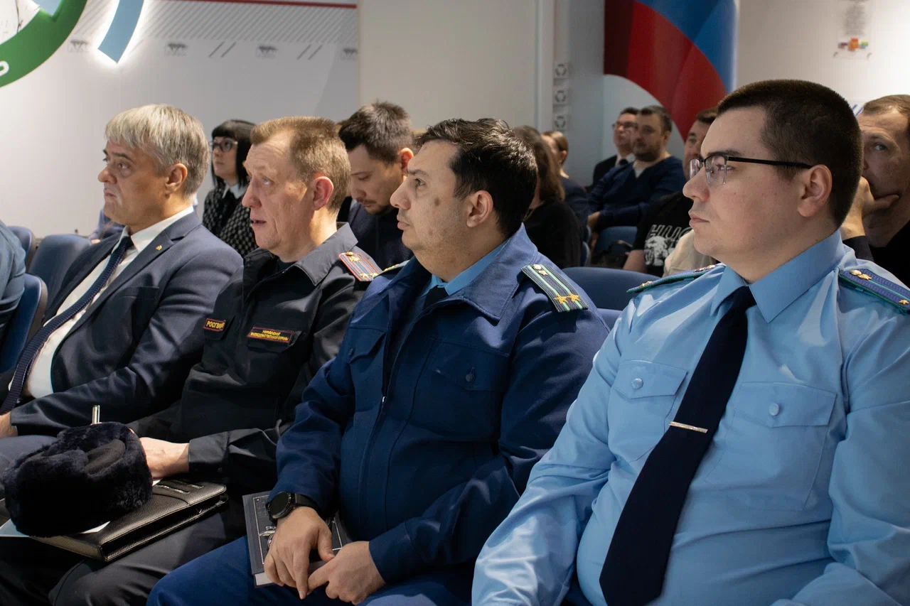 На площадке Штаба общественной поддержки прошло ключевое совещание по антитеррористической защищённости торговых объектов, включённых в социальный перечень.