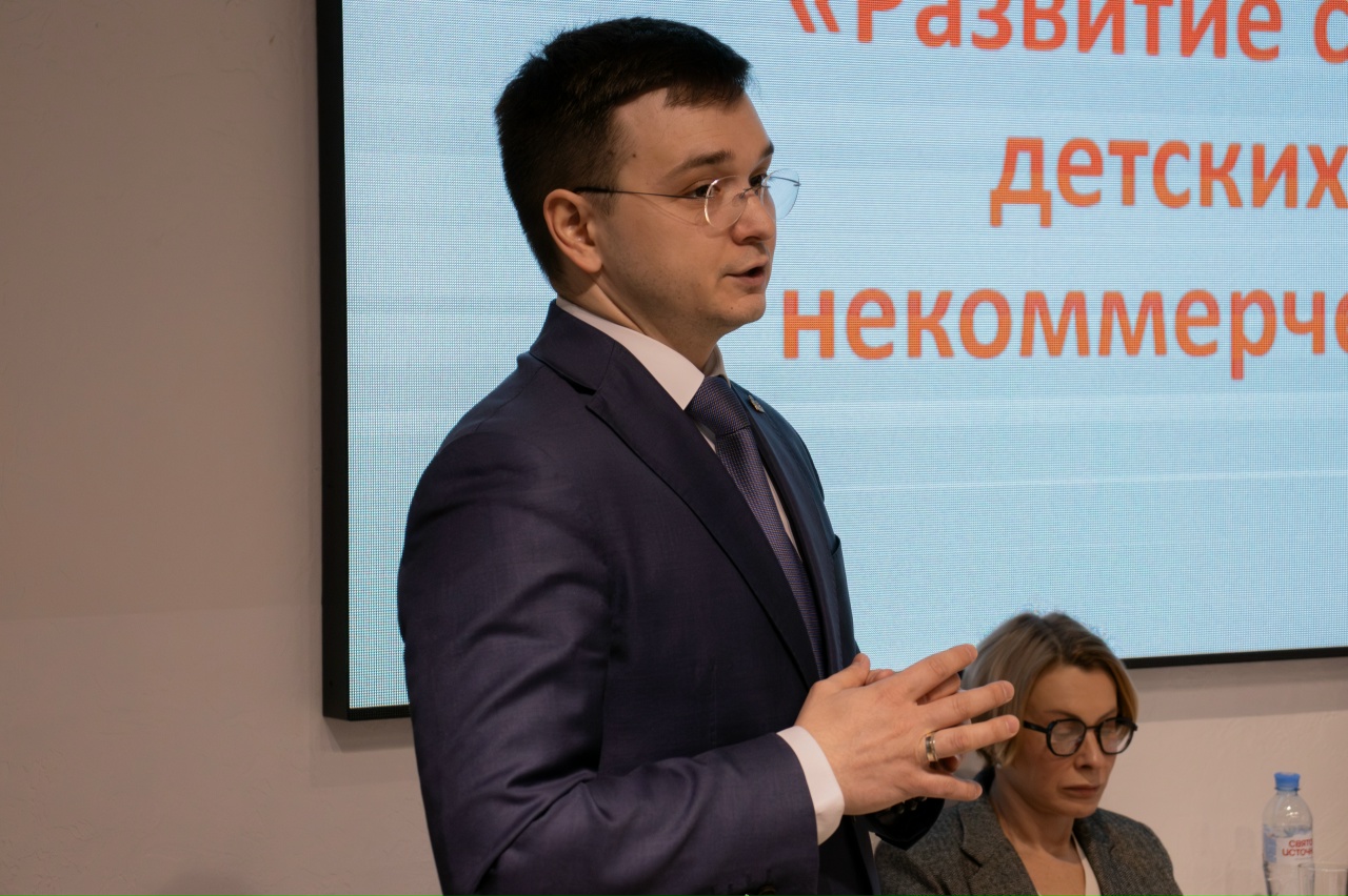 На площадке Штаба общественной поддержки прошли общественные обсуждения на тему "Развитие системы поддержки детских и молодежных некоммерческих организаций"