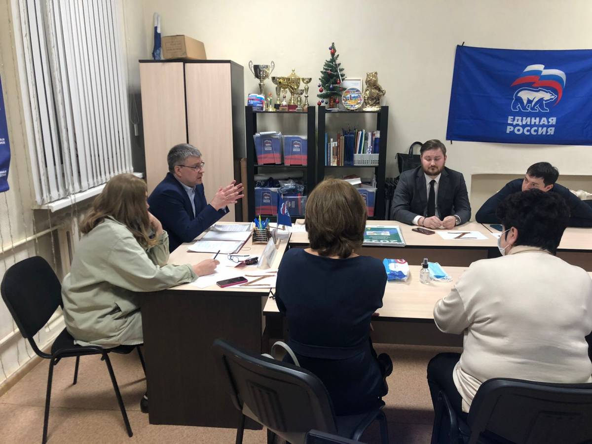 В Октябрьском отделении партии прошел прием по вопросам здравоохранения и заседание местного Политсовета