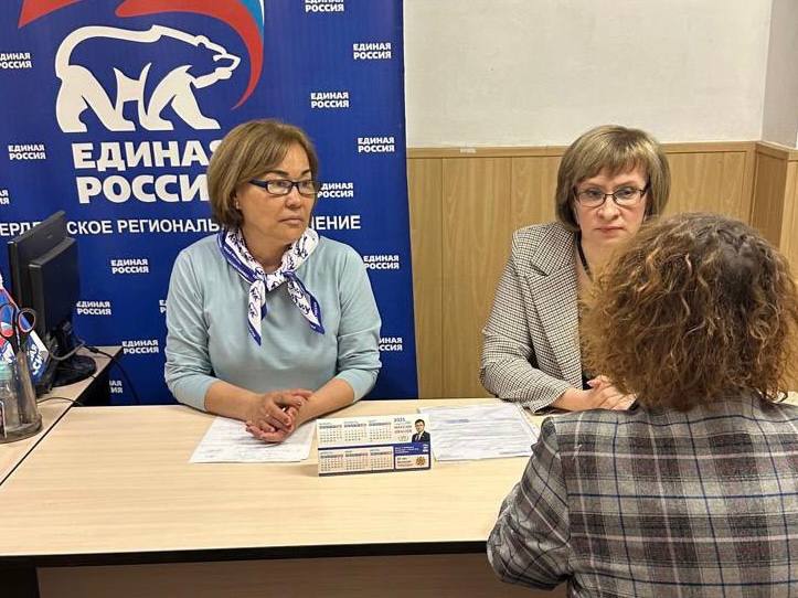 В местной общественной приемной Октябрьского района г. Екатеринбурга прошла Неделя приемов по вопросам материнства и детства
