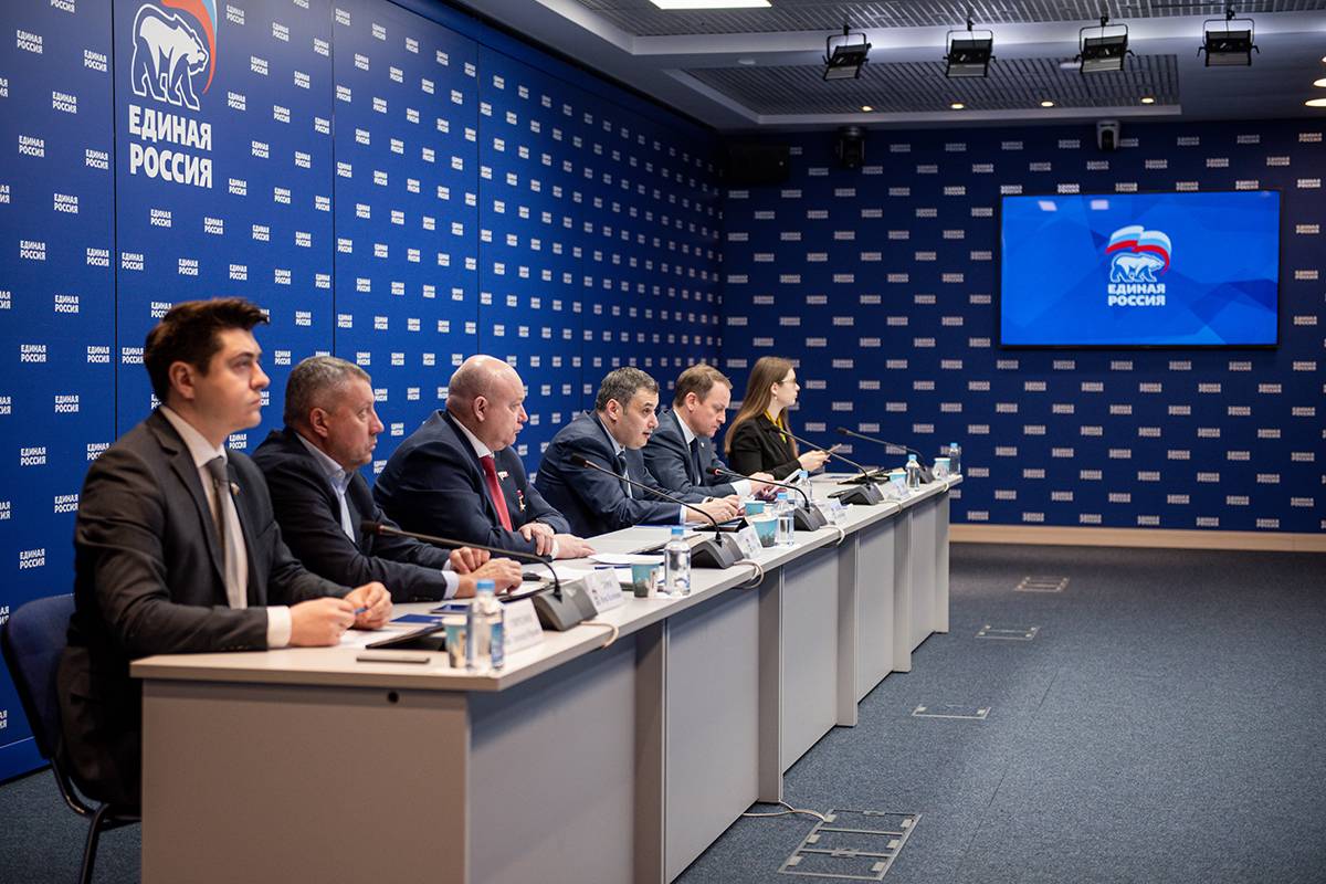 «Единая Россия» в 2022 году проведет ряд патриотических мероприятий