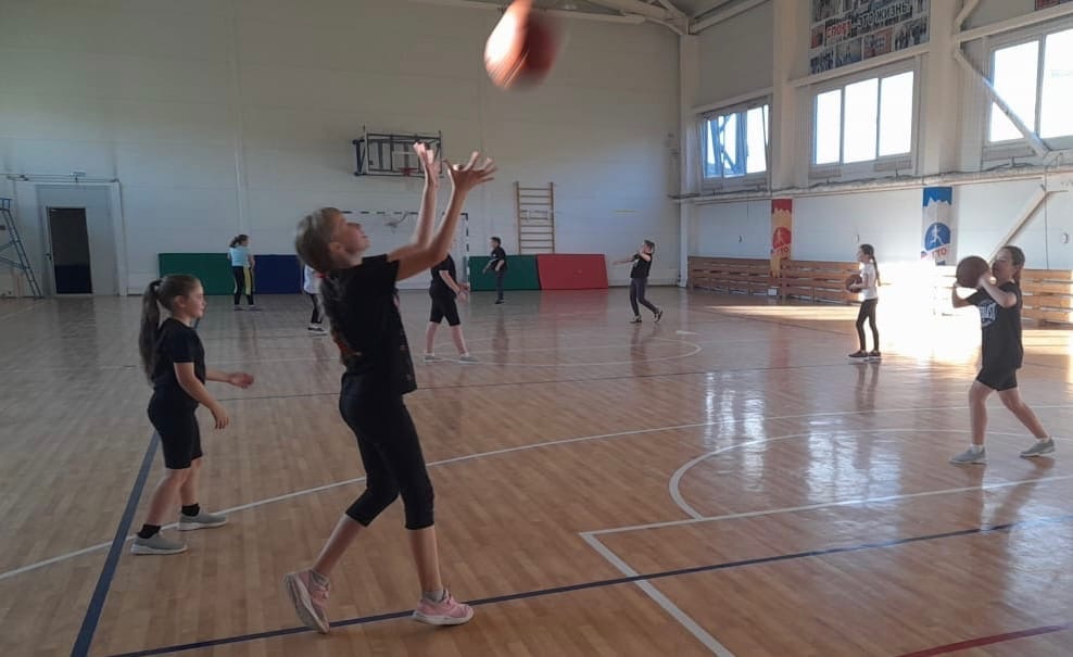 Сергей Бидонько помог юным баскетболистам