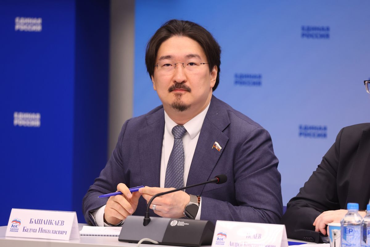 Бадма Башанкаев: «Единая Россия» включит в Народную программу предложения по развитию ИИ-технологий в медицине