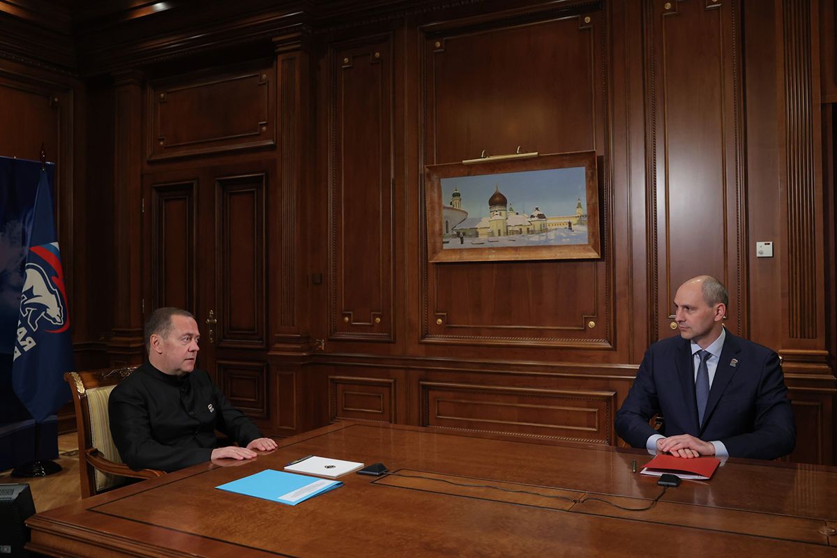 Дмитрий Медведев поддержал кандидатуру врио губернатора Свердловской области на должность секретаря реготделения «Единой России»