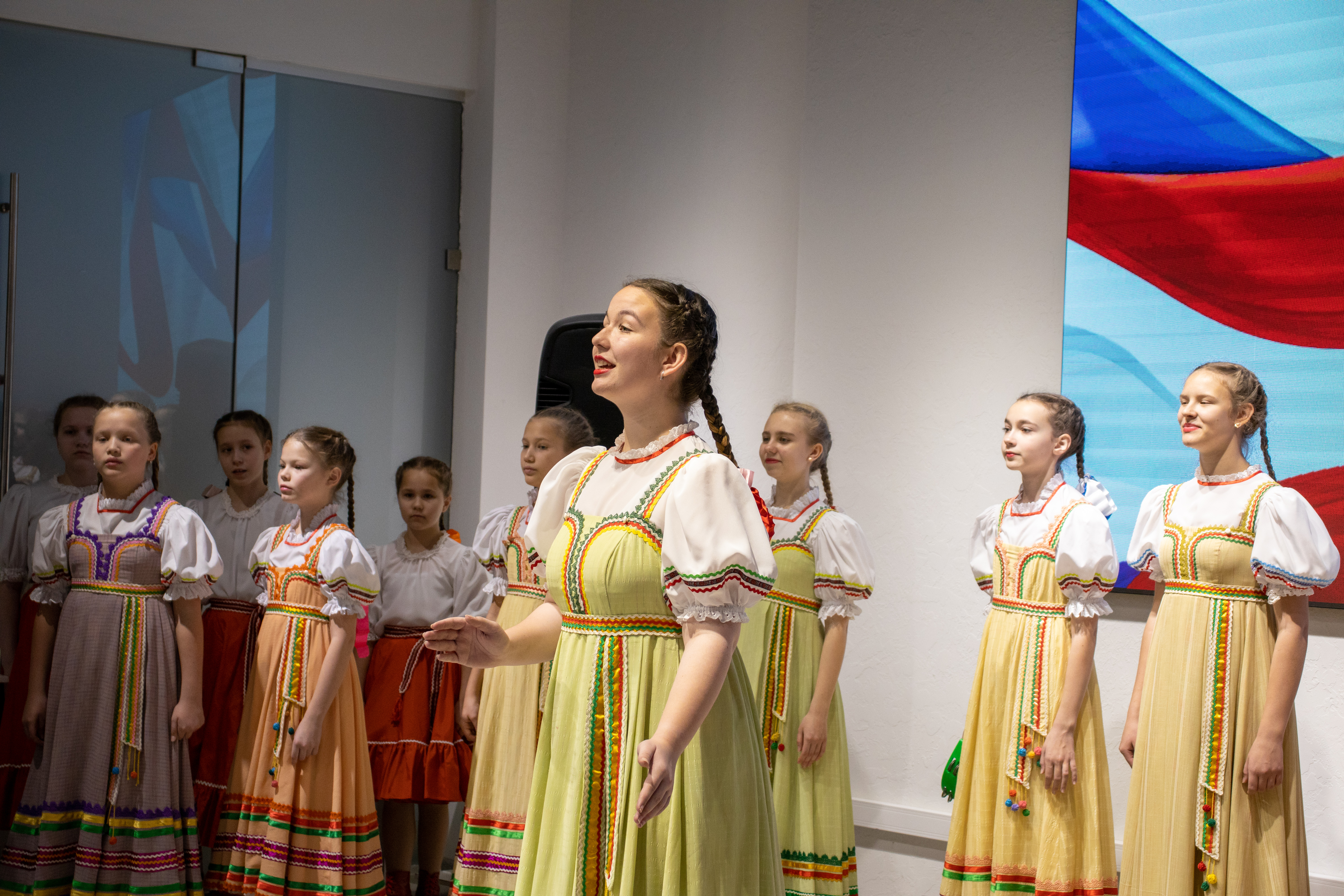 «Единая Россия» провела цикл мероприятий, приуроченных ко Дню народного единства в Штабе общественной поддержки Свердловской области 