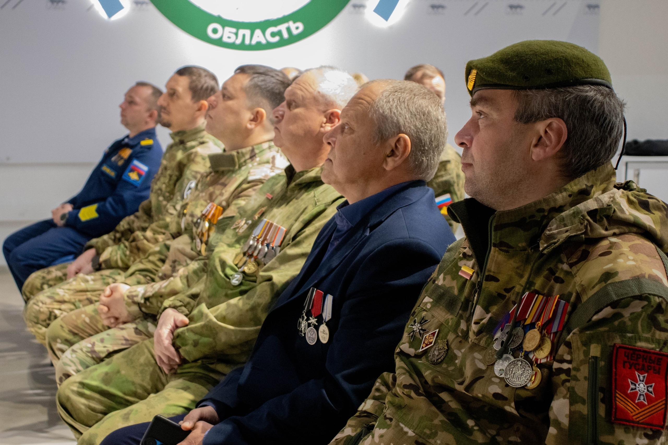 На площадке Штаба общественной поддержки «Единой России» в Свердловской области состоялась встреча финалиста федеральной программы «Время героев» Дарьи Светяш с финалистами региональной обучающей программы «Управленческие кадры Урала».