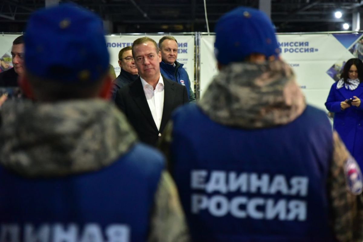 Дмитрий Медведев поддержал идею создания постоянных волонтёрских лагерей быстрого реагирования