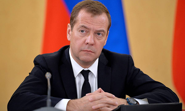 Медведев: поправки к Конституции ставят во главу угла интересы россиян