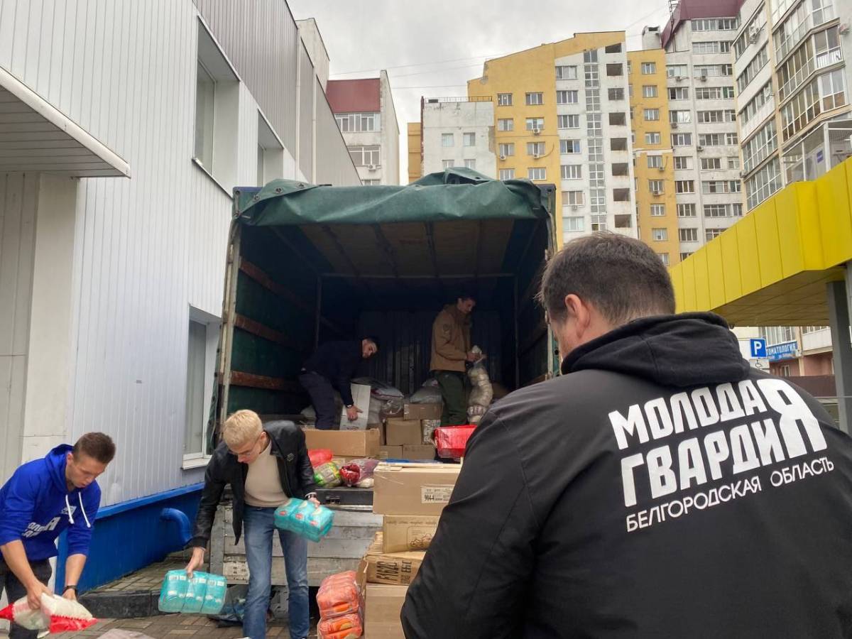 «Единая Россия» выдала более 5 тонн гуманитарной помощи беженцам из Харьковской области за неделю