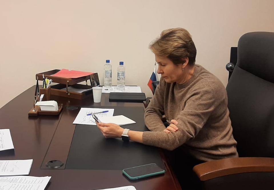 Руководитель фракции ЕР в свердловском парламенте провела прием граждан. 