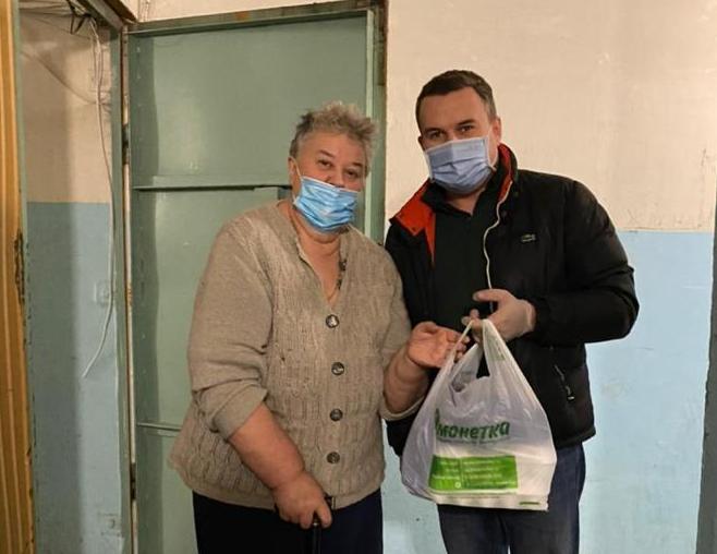 Волонтёры продолжают помогать тем, кто в этом нуждается