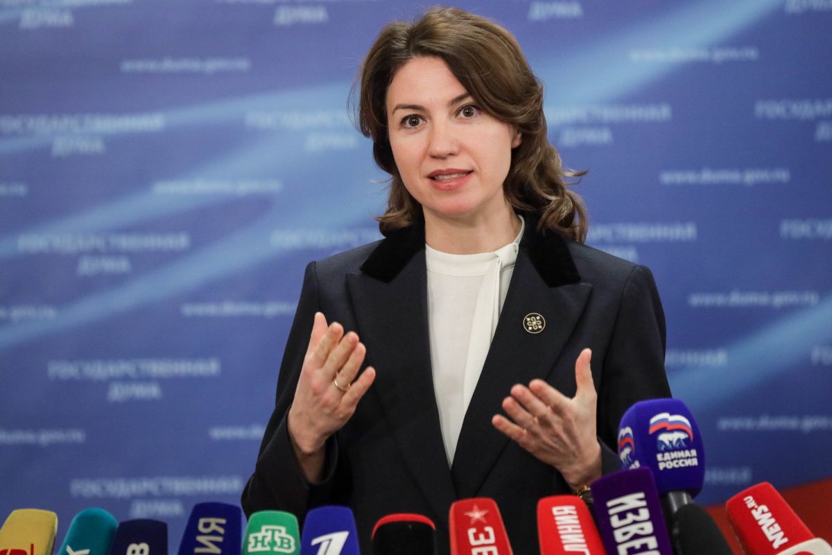 «Единая Россия» закрепит право на бесплатную юридическую помощь для беженцев и переселенцев из исторических регионов