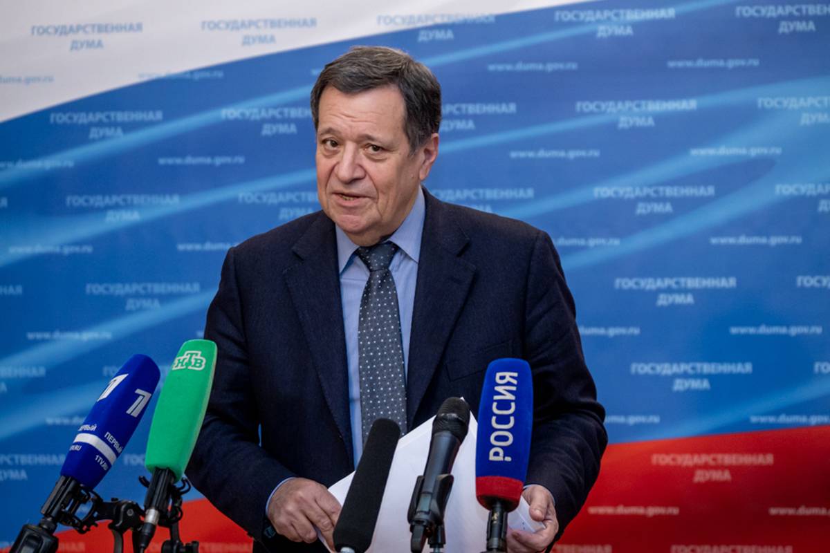 Андрей Макаров: Перед нами стоят три задачи – сохранение рабочих мест, зарплаты и безусловное выполнение всех принятых социальных обязательств