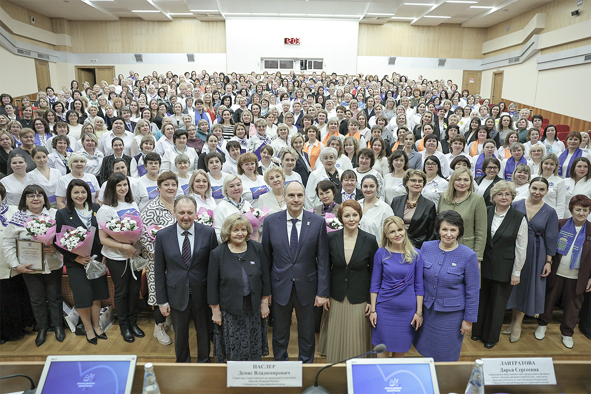 «Женское движение Единой России» организовало в Свердловской области женскую политшколу